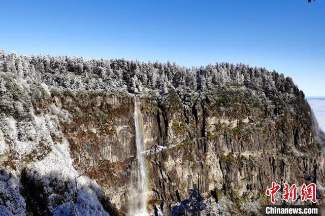 四川瓦屋山,峨眉山迎降雪 银装素裹