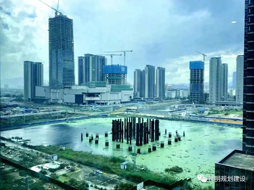 景成大厦烂尾项目基坑网友:我们买了政府规划的城市公园巫家坝片区