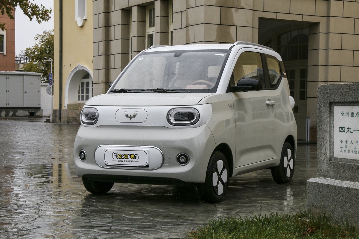 宏光miniev第三代马卡龙售4.68万元-新浪汽车