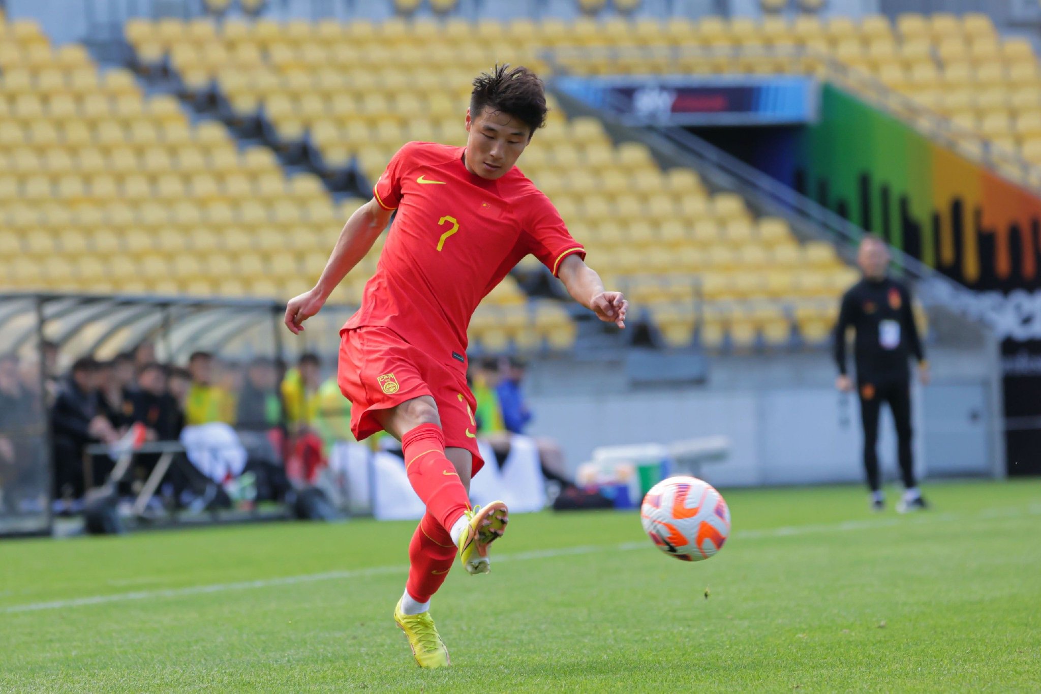 国足队长武磊:虽然实力还有差距,但我们不会放弃_新浪财经_新浪网