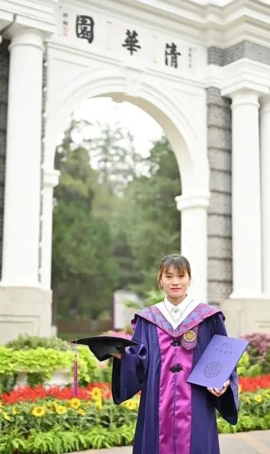 2015年8月,在贵州省田径锦标赛暨第九届省运会上,夏雨雨获得女子甲组