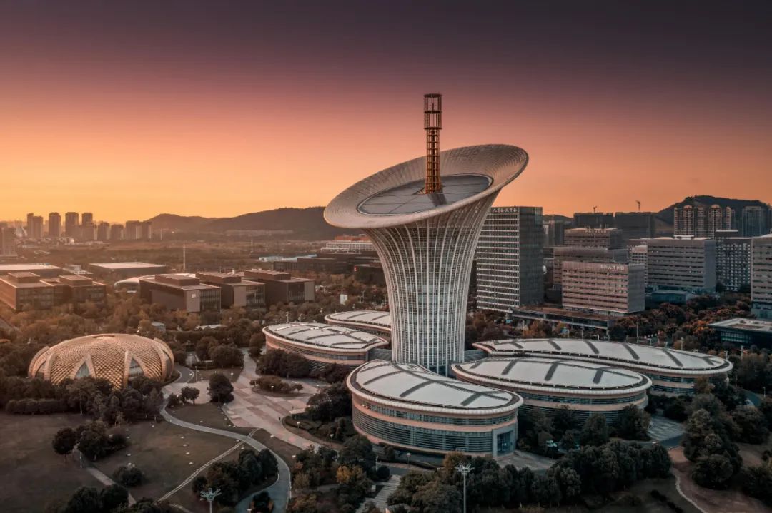 *光谷中心城实拍图