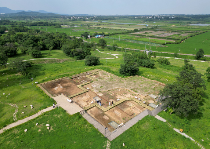 位于安徽省马鞍山市含山县的凌家滩遗址航拍.(新华社记者 郭晨 摄)