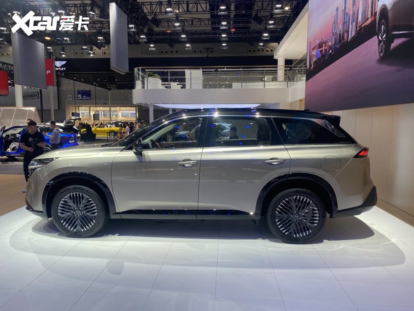 6座大家庭旗舰suv东风日产探陆亮相