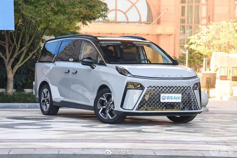 2023广州车展上汽大通maxusg70售1498万元起