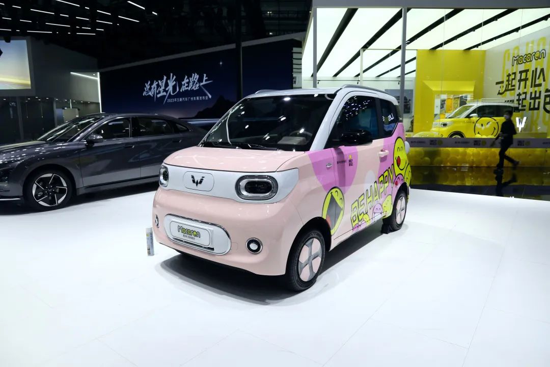 续航提升带快充第三代五菱宏光miniev马卡龙亮相