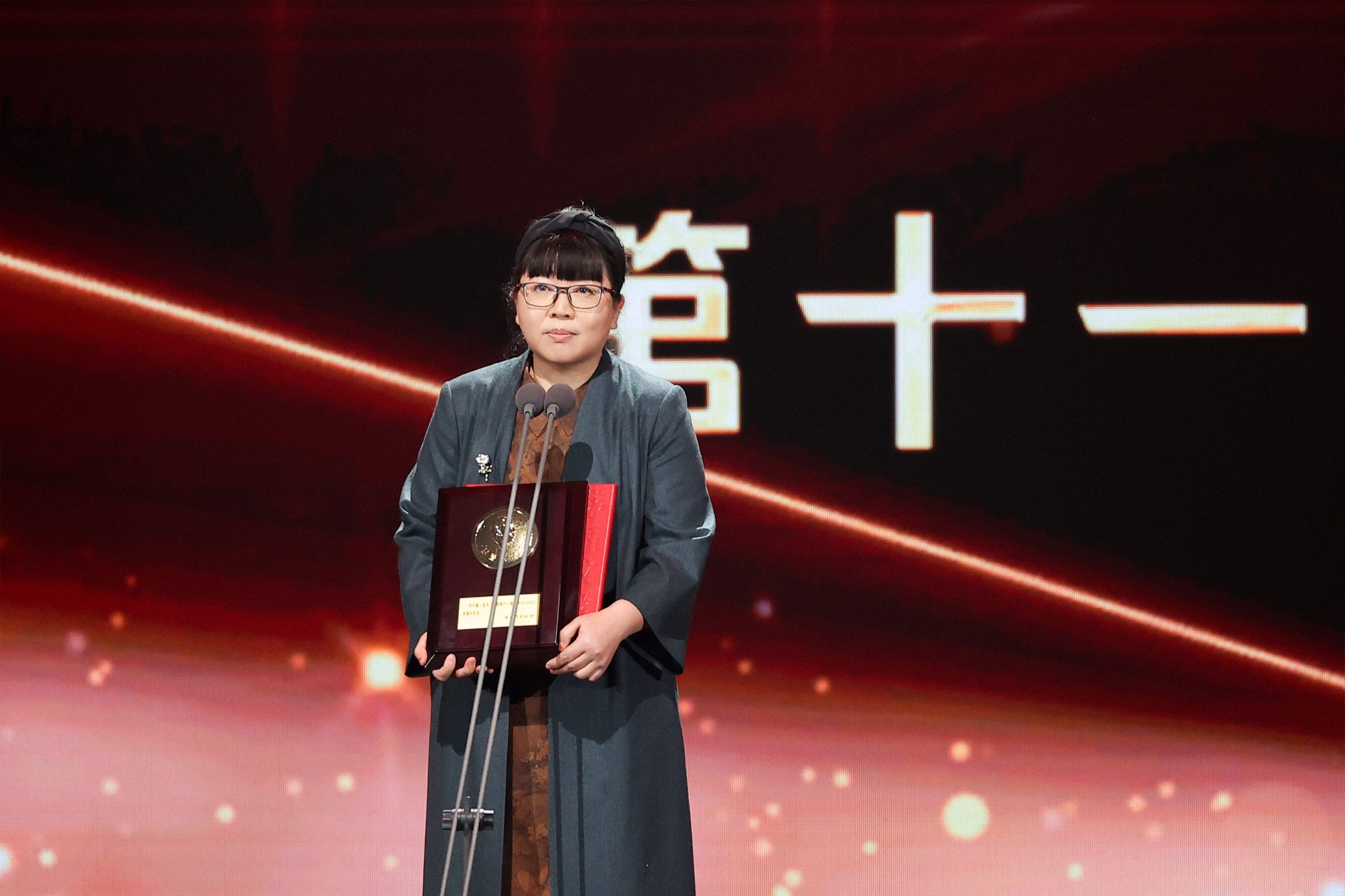 茅盾文学奖之夜:写作者的另一个名字|文学_新浪财经_新浪网