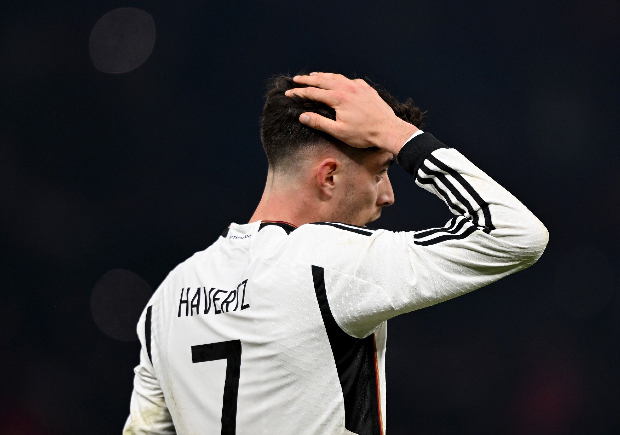 哈弗茨关键时刻手球送点