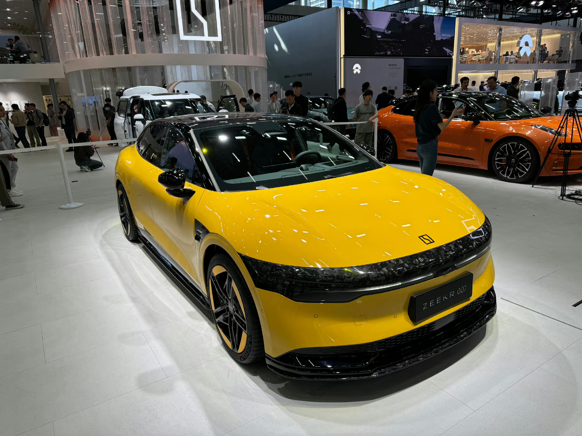 一不做二不休再定一辆车这次是极氪007预售价真的离谱