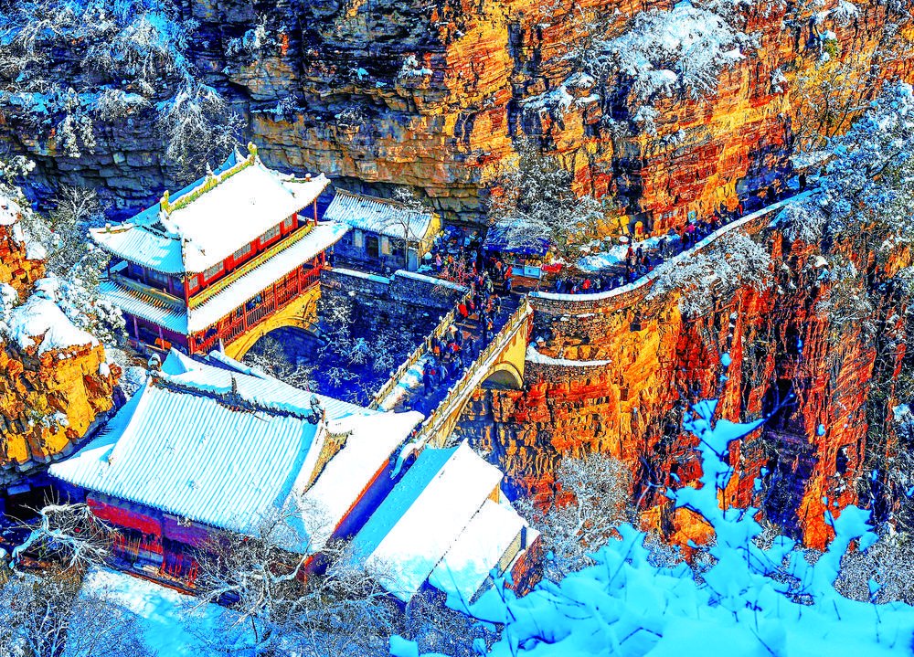 山桥楼殿      摄影 王会萍□本报记者 李艺桐石家庄的初冬风景秀丽