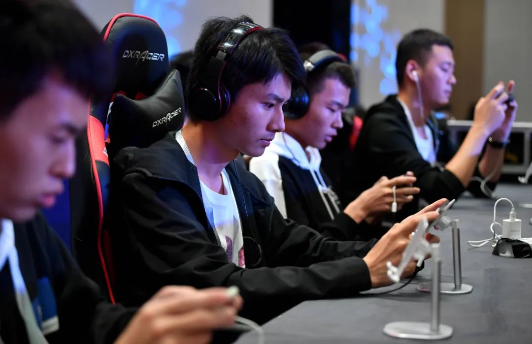 电竞专业开设5年就停招,职业教育不能盲目追风口 | 新京报快评|电竞