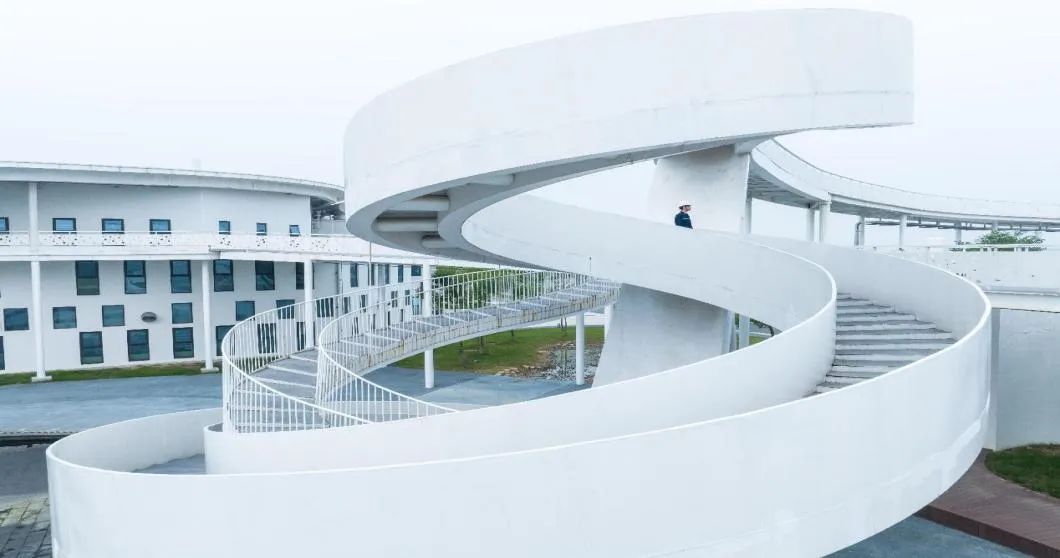 &nbsp;流线型的建筑平面&nbsp; 摄影:胡九思