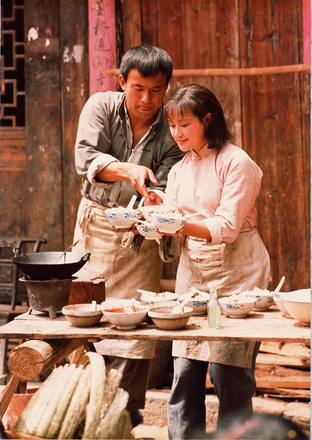 (刘晓庆饰演)一起贩售米豆腐我刚说,《芙蓉镇》里胡玉音米豆腐店,以前