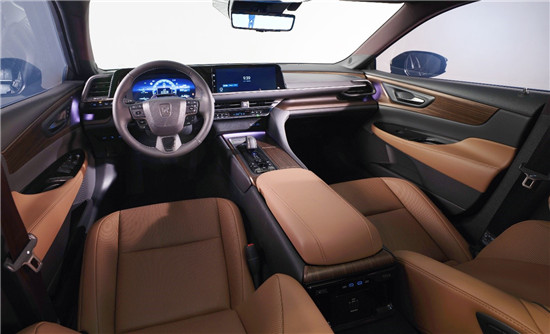 全新皇冠内饰图