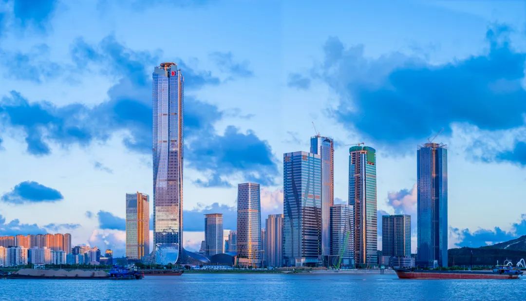 在此背景下,粤港澳大湾区的"9 2"城市群如何更好协同发展?