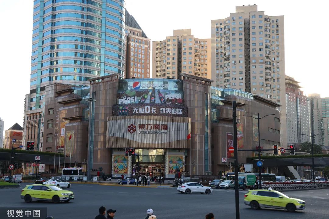 这次更新重建后,东方商厦将分为商业和办公两大部分.