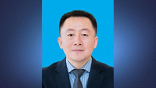谭震