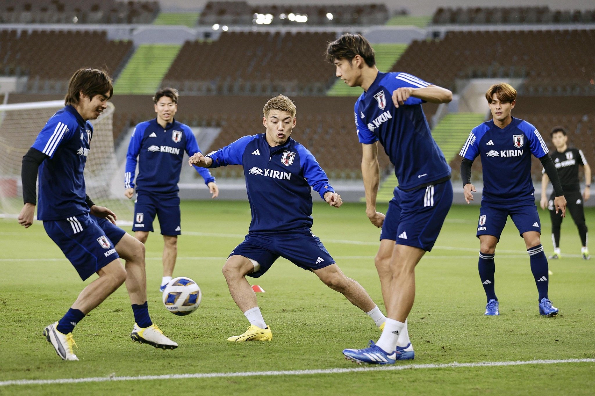 日本队的实力在亚洲断层领先.