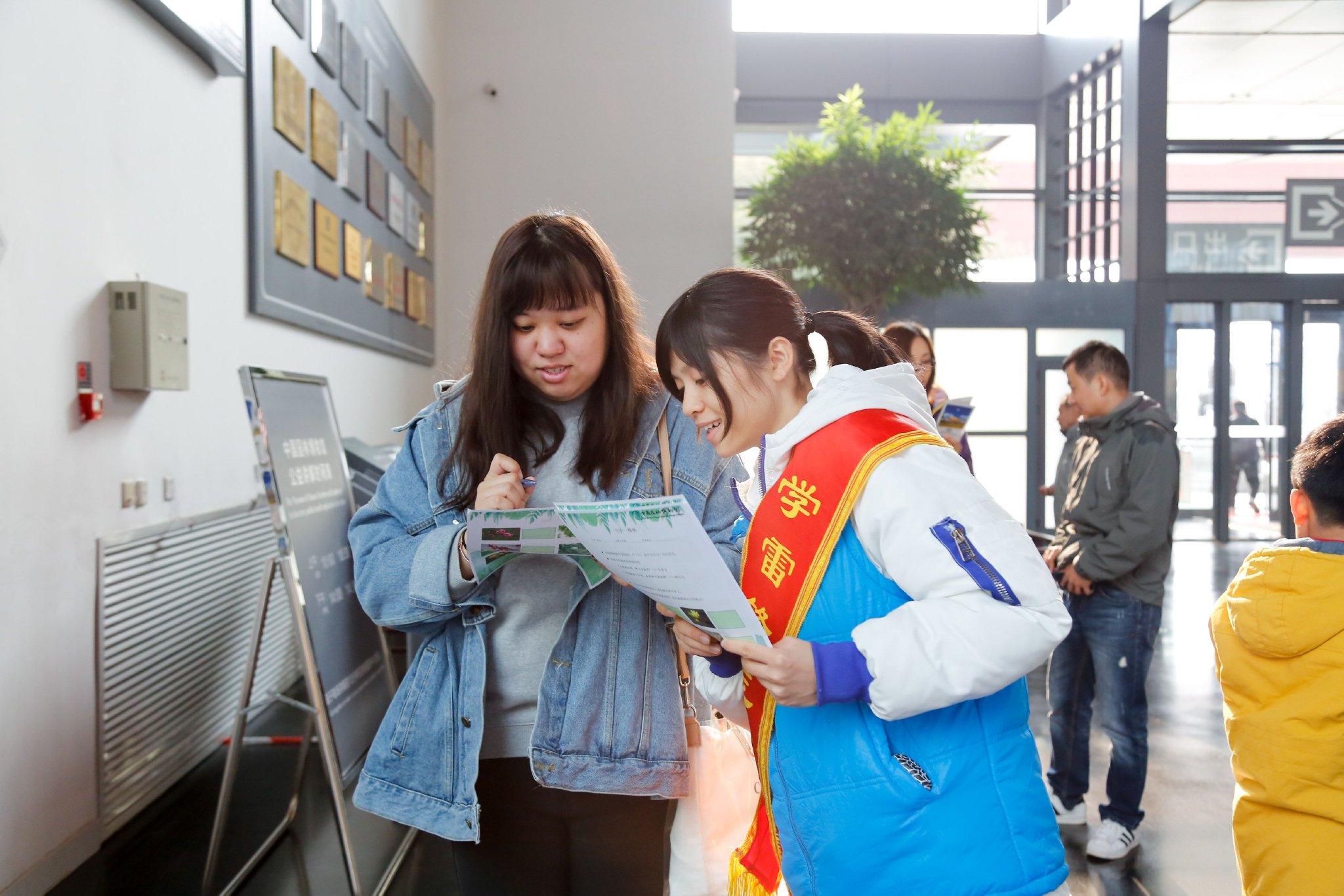 往期园林小讲师专项特训招募启动"锦色Ⅱ"展专项特训社会志愿者高校