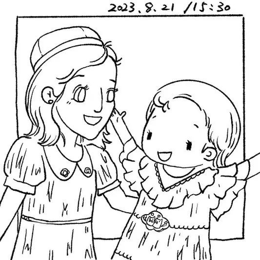 阿依夏和好朋友合影,游客还画了手绘图(受访者供图)