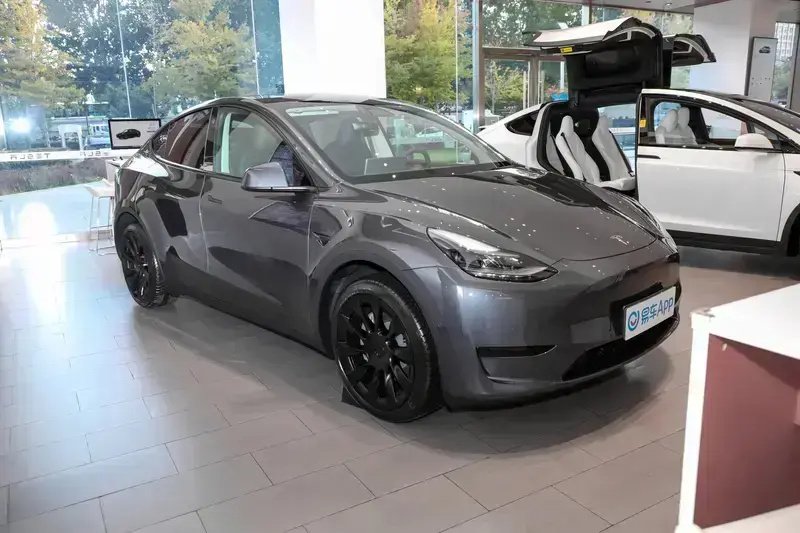 新款特斯拉modely长续航版售价调整上涨2000元