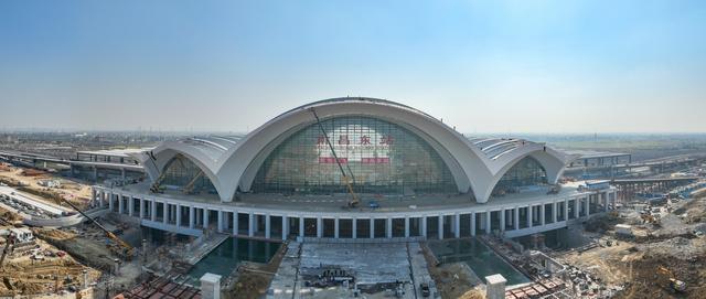 气势恢宏的南昌东站即将投入运营. 南昌日报记者 马悦 图