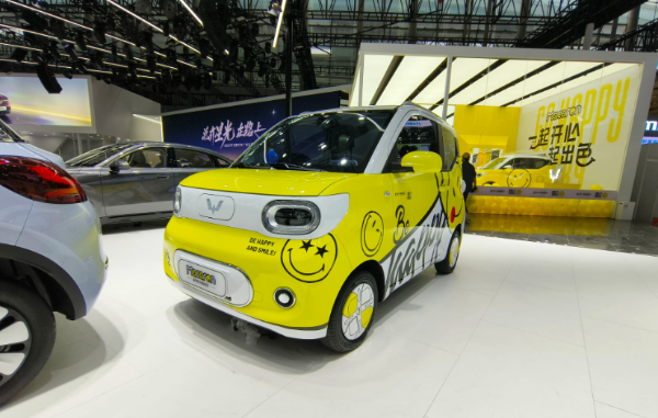 造型外观大变样五菱宏光miniev第三代马卡龙亮相广州车展