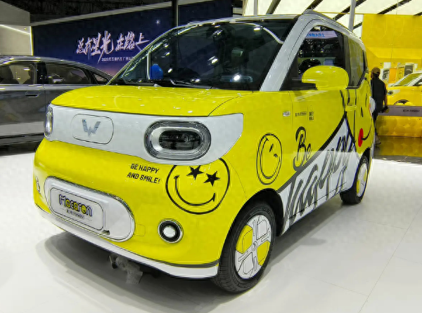 造型外观大变样五菱宏光miniev第三代马卡龙亮相广州车展