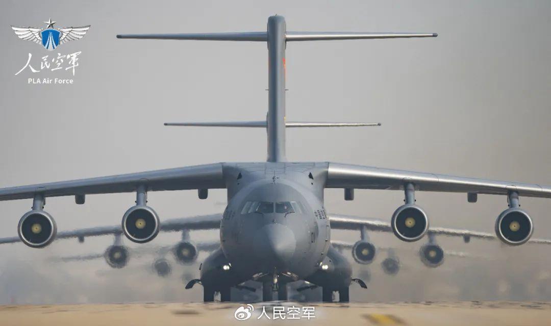 运-20飞机开展大规模出动演练