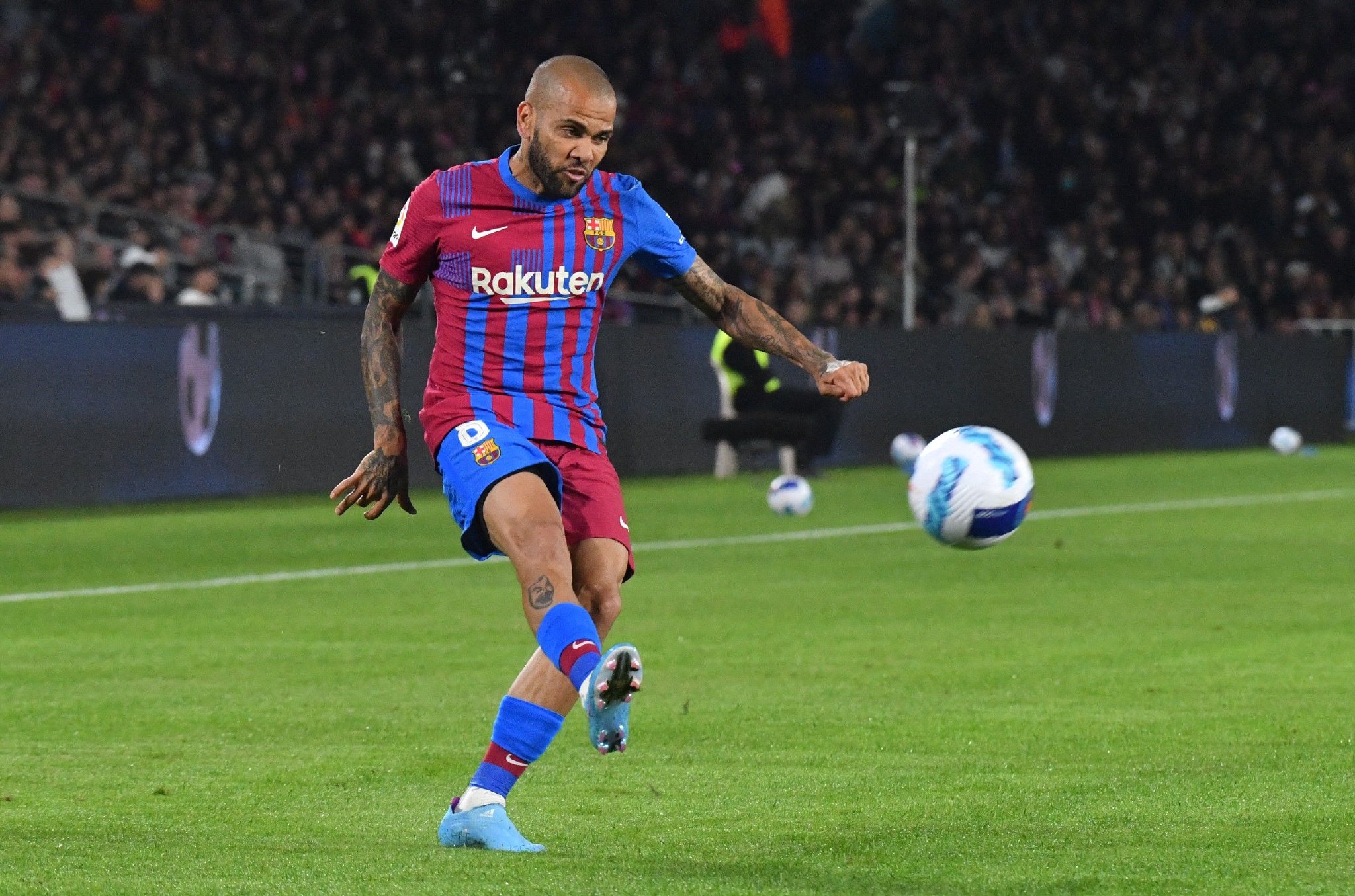 阿尔维斯是巴萨的功勋球员.