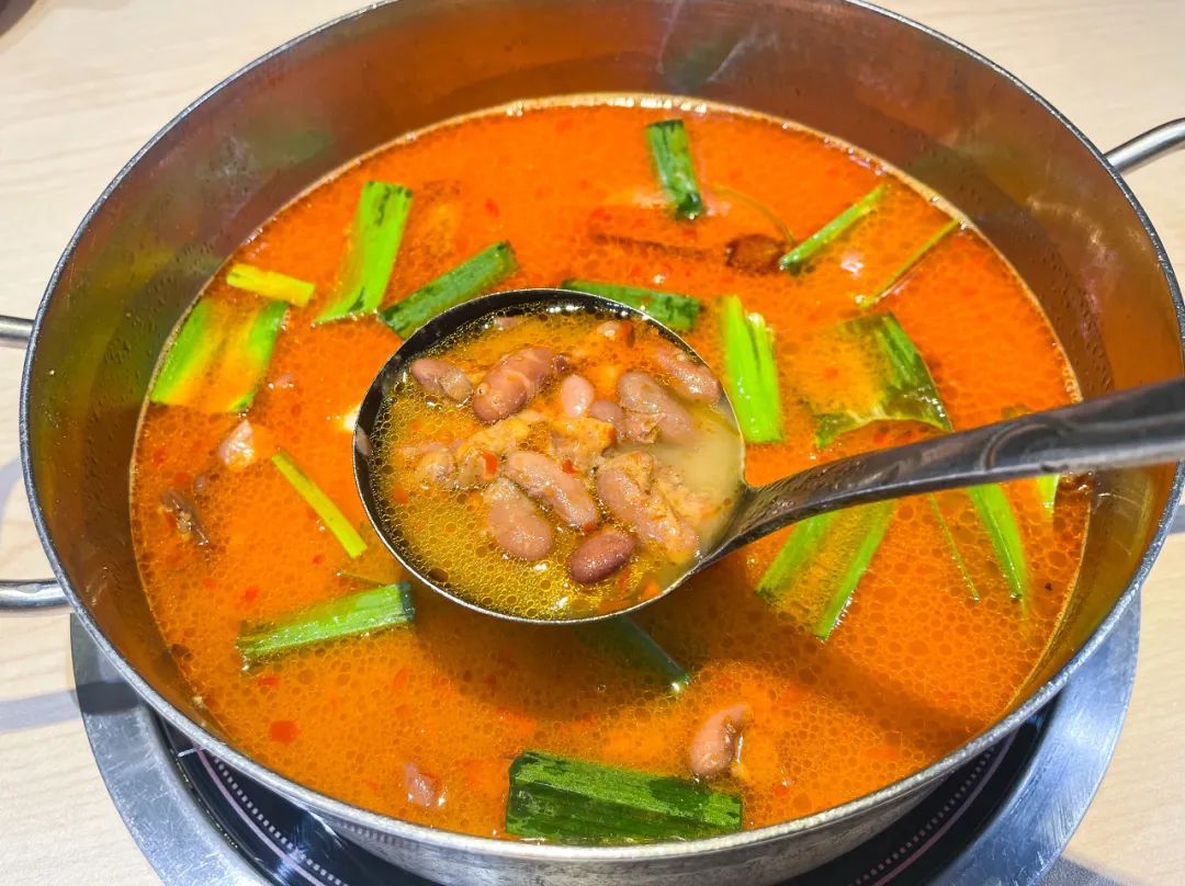 贵州凯里酸汤,可放入米粉,牛肉,鱼等食材.(图/图虫创意)