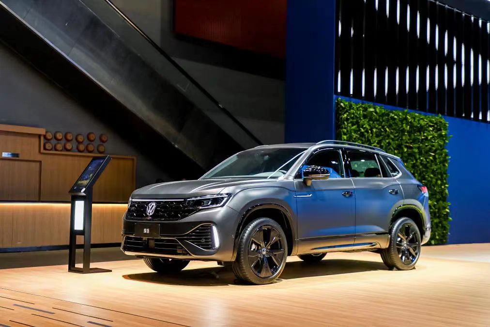 到哪都不缺回头率大众探岳黑火山版亮相广州车展