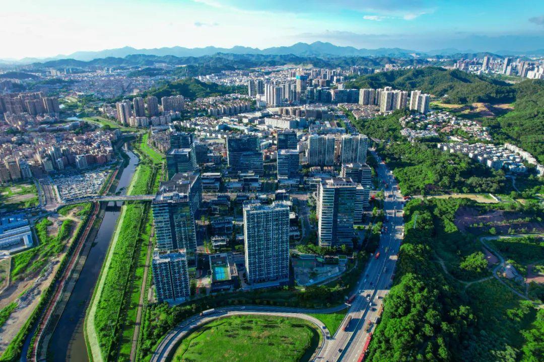 探寻鹏城外溢产城链条 解密东莞凤岗天安数码城发展之道|深圳市_新浪