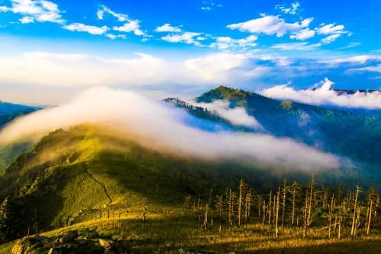 周至佛坪秦岭分水岭(资料图).李杰摄