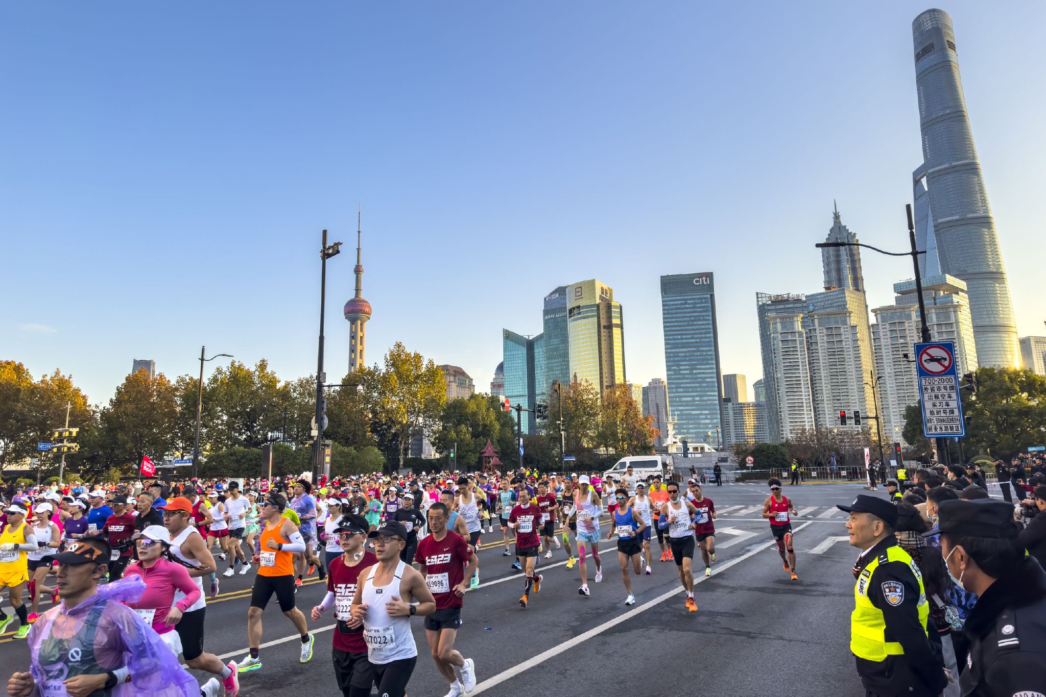 深一度|独特的上海马拉松品质,源自赛事的每个细节|马拉松_新浪财经_