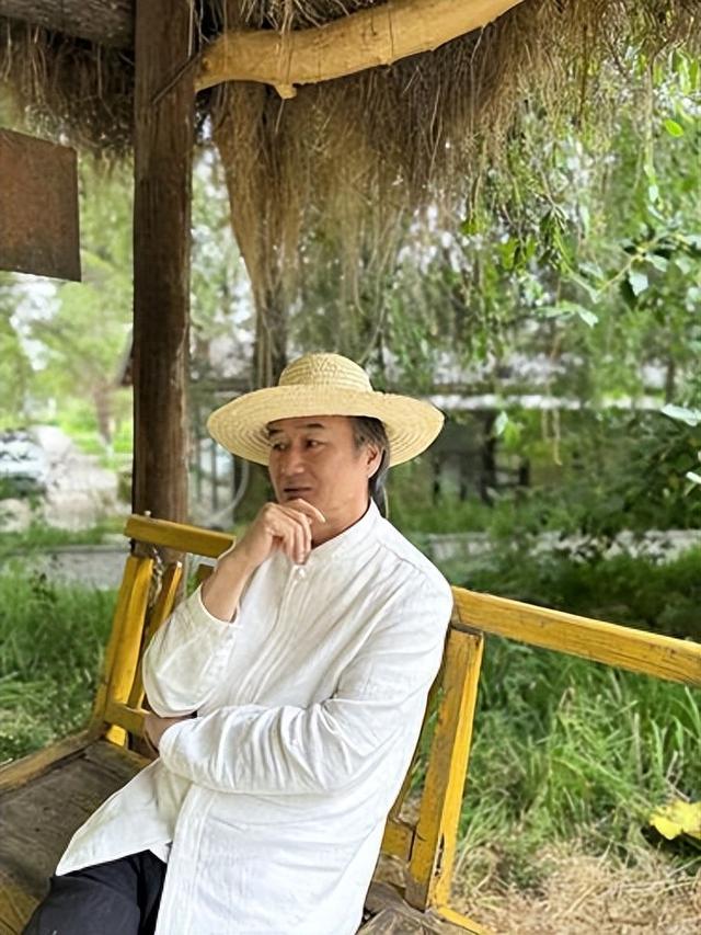 刘亮程在菜籽沟.受访者供图