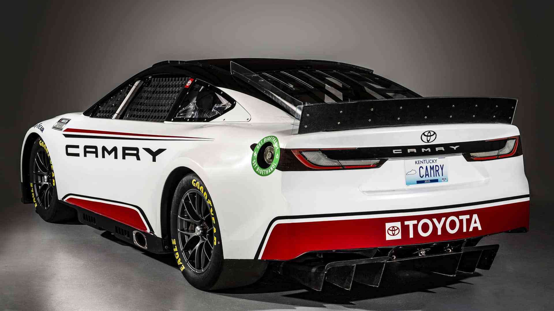 黑白红三色涂装凯美瑞nascar赛车官图发布