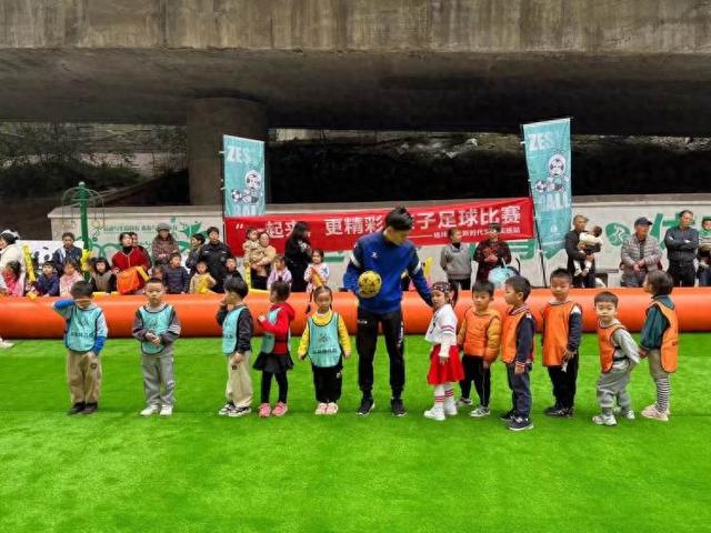 渝超联赛-重庆城市足球联赛赛程-直播比分入口【独家专访】炜爵爷掌舵全力冲击成为职业球队促粤西足球破局！何超炜与吴川青年的职业征途——以足球为桥连乡情、兴文旅、聚人心