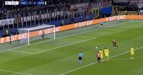 吉鲁的点球被多特门将科贝尔扑出。