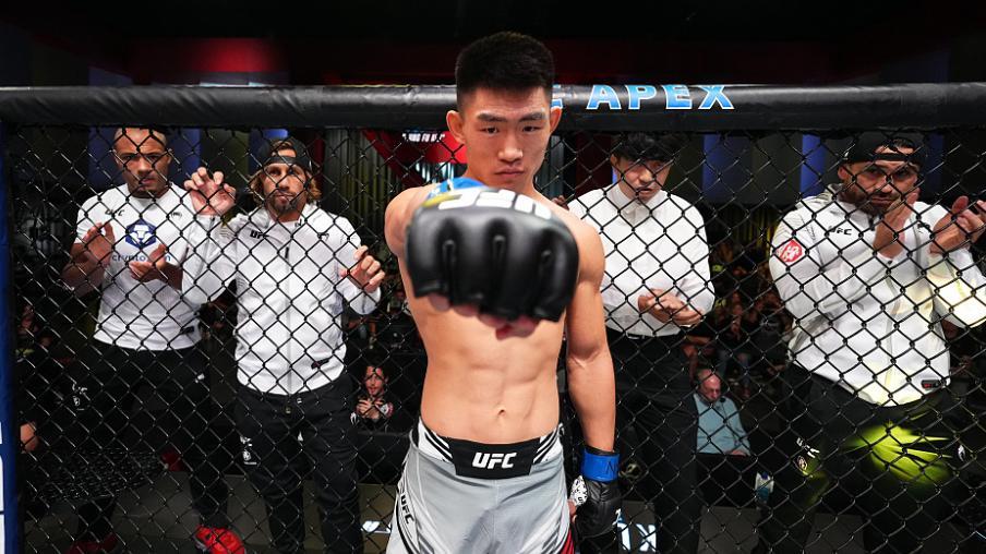 宋亚东出战ufc头条主赛,听听他的出征宣言_手机新浪网