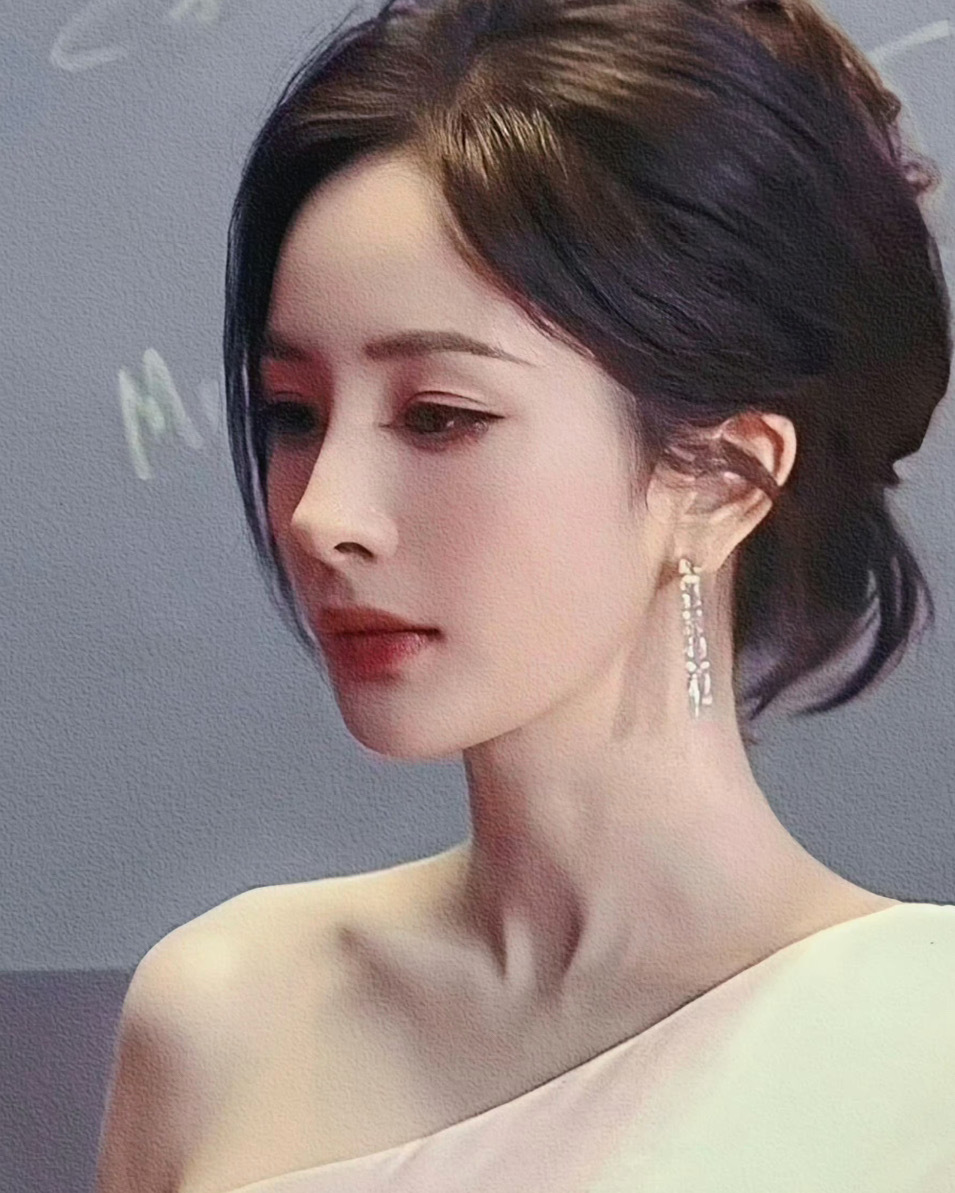 终于又可以看到杨幂的红毯秀了……|杨幂|GQ_新浪新闻