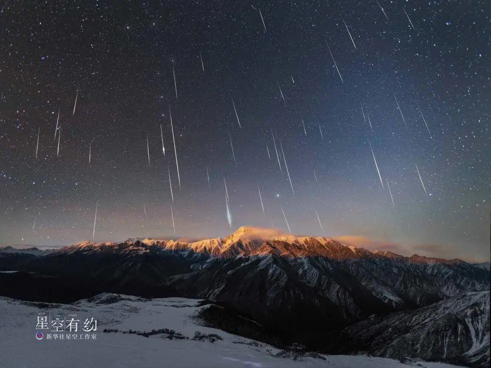 爱好者黄筱秦2021年12月14日在川西贡嘎拍摄的双子座流星雨(多张叠加)