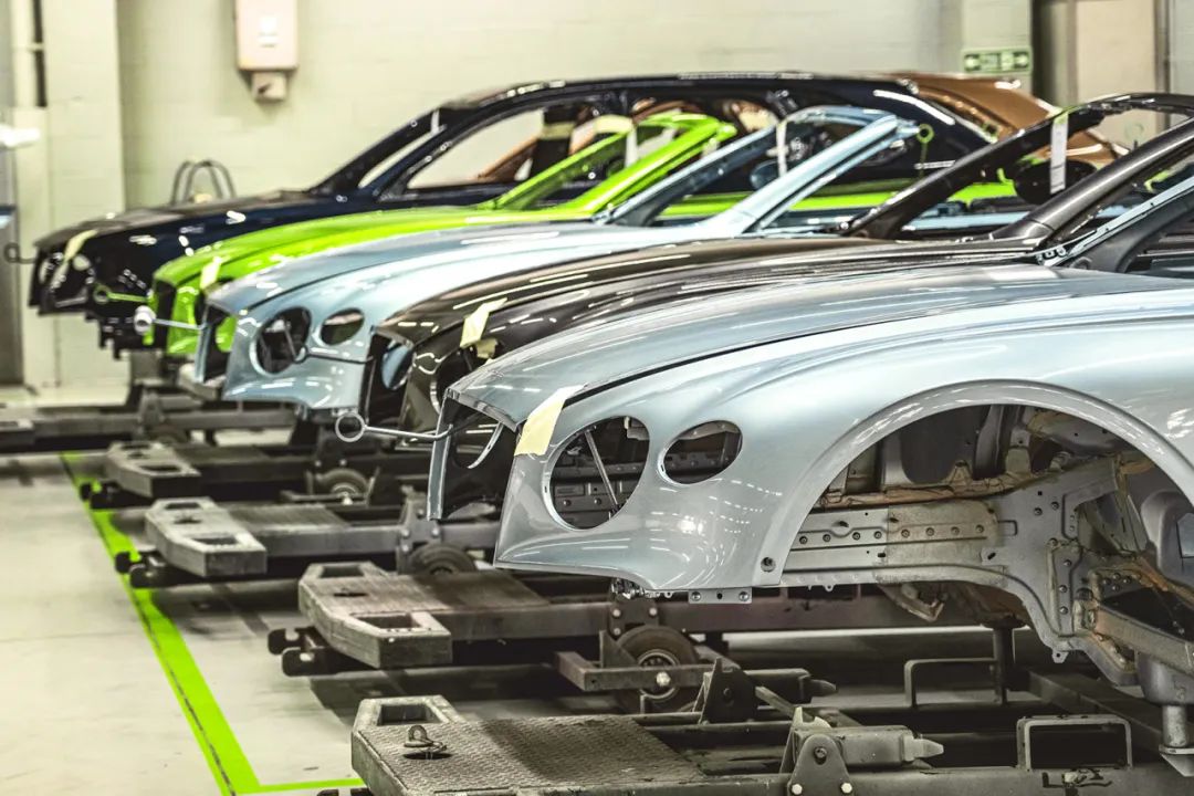 德味用手更用心参观宾利英国工厂