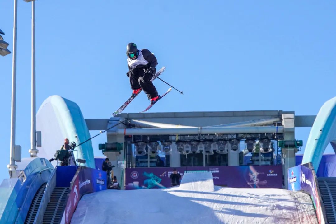 一起回顾滑雪大跳台世界杯