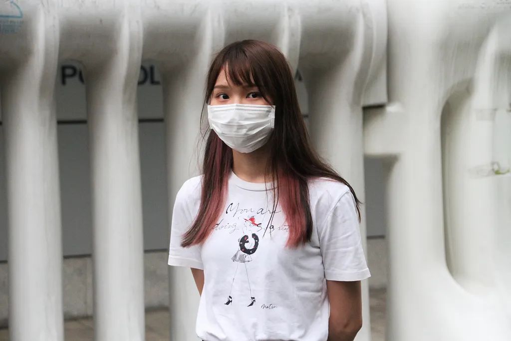 香港特区政府严正声明:全力追捕周庭!|香港_新浪财经_新浪网