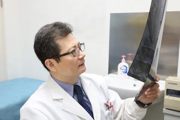 上海市第九人民医院赵杰教授:"顶梁柱"的守护者|赵杰_新浪财经_新浪网