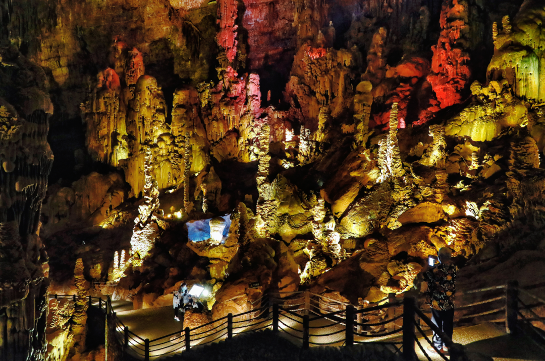 不愧是贵州世界级旅游区,我愿称之为"溶洞界"天花板!