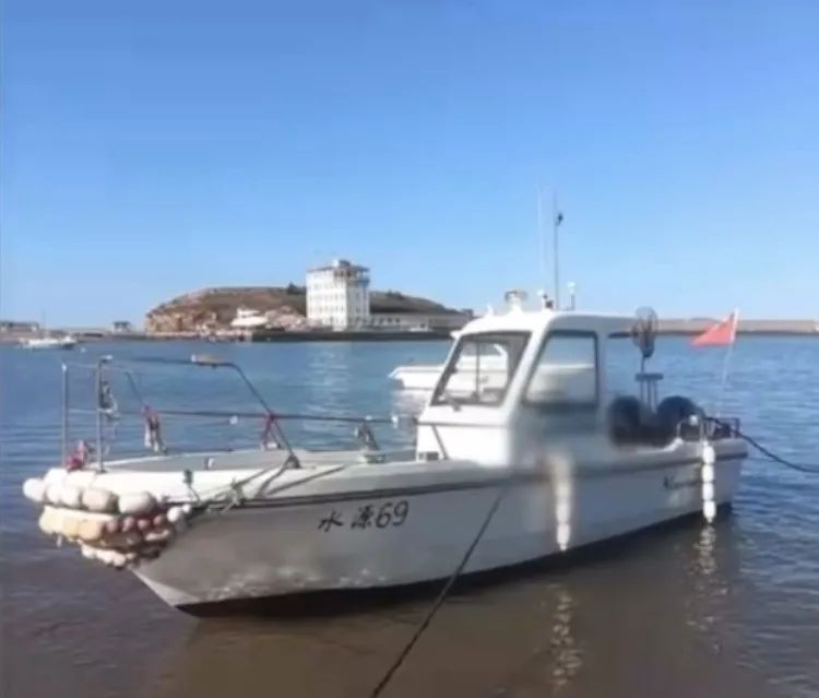 涉事钓鱼艇资料照片