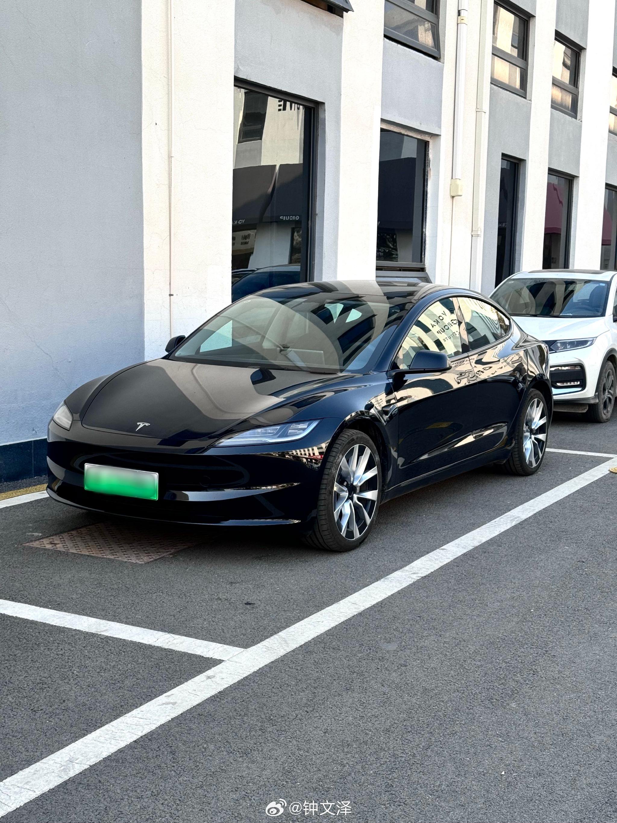 借了一台model3焕新版体验一下