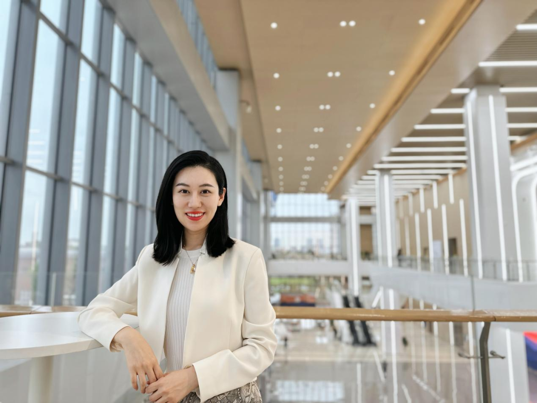 在视频中偶有破音的up主"小lin说",账号主理人邹鲁秦(lindsay)北京